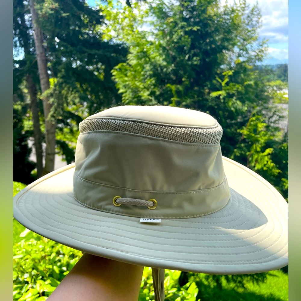 Tilley "Airflo" Outdoor Broad Brimmed Tan Hat with UV Protection Size 7 Small